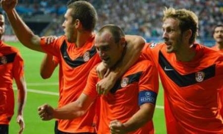 Аким Карагандинской области вручил «Шахтеру» сертификат на 15 миллионов тенге