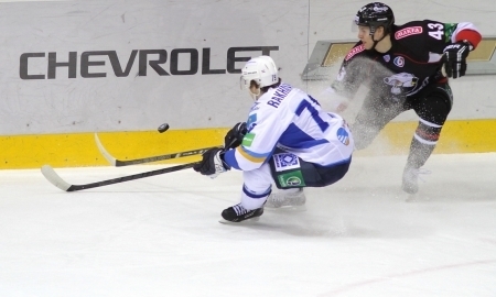 Фоторепортаж с матча КХЛ «Трактор» — «Барыс» 0:4