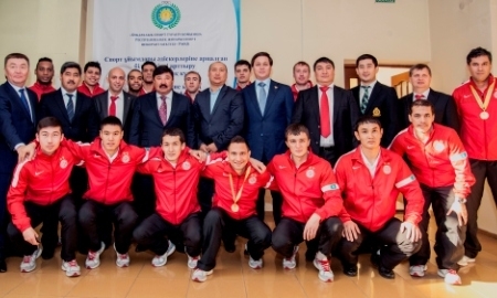 Игроки и тренеры АФК «Кайрат» удостоились новых званий