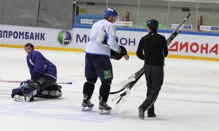 Фоторепортаж с тренировки «Барыса»