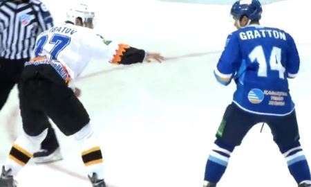 Драка с участием хоккеиста «Барыса» попала в пять лучших первой половины регулярного чемпионата КХЛ