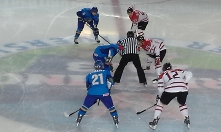 Фото с матча Универсиады Казахстан — Канада 4:2