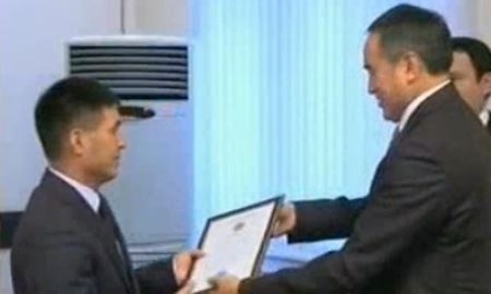 В ЮКО 3 спортсмена и тренер получили квартиры