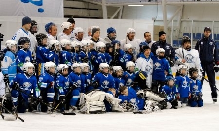 Хоккеисты «Барыса» проиграли «Барысу-2004»