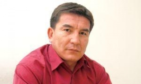 Болат Есмагамбетов: «От всей души поздравляю Вас с наступающим Новым годом!»