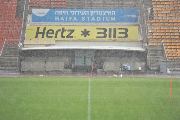 Тренировка «Маккаби» из-за ливня задержана на 20 минут