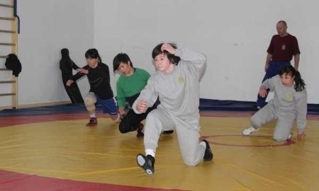 Женская сборная РК по борьбе проводит УТС в Астане