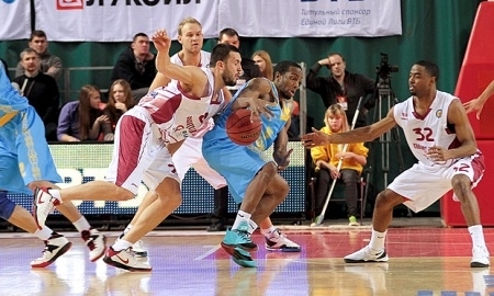 На крыльях победы