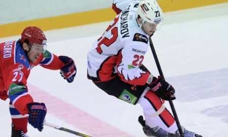 Защитник «Авангарда» получил автоматическую дисквалификацию на матч с «Барысом»