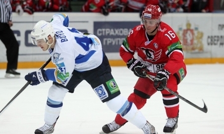 Фоторепортаж с матча КХЛ «Автомобилист» — «Барыс» 6:2
