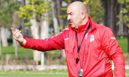 Станислав Черчесов: «Твумаси пришелся ко двору „Амкару“ и едет на второй сбор»