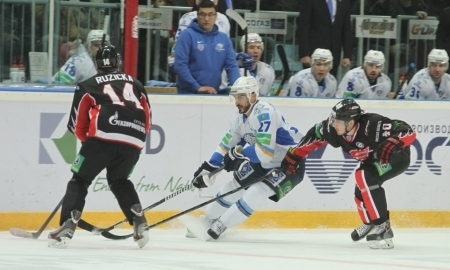 «Авангард» в матче с «Барысом» потерпел третье поражение подряд