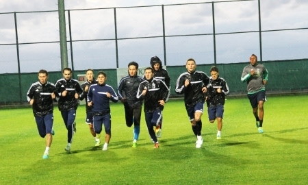 Фото с товарищеского матча «Ильичевец» — «Ордабасы» 2:1