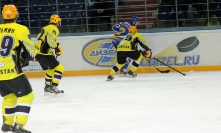 Фоторепортаж с матча ВХЛ «Дизель» — «Сарыарка» 0:3