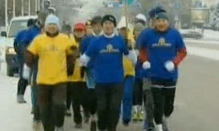 Алматинские марафонцы поддержали олимпийцев пробегом