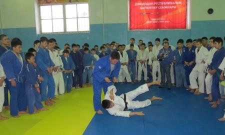 В Атырау и Уральске состоялись тренерские курсы по дзюдо