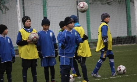 На базе «Акжайыка» в районах ЗКО открылись секции по футболу