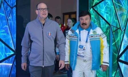 Князь Монако Альбер II посетил казахстанский Дом гостепреимства в Сочи