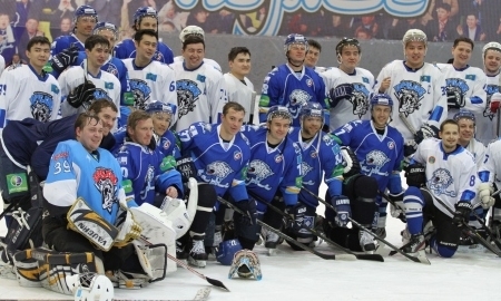 Хоккеисты «Барыса» сыграли с болельщиками