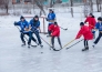 Хоккеисты «Казцинк-Торпедо» cыграли на открытом льду с воспитанниками школы-интерната