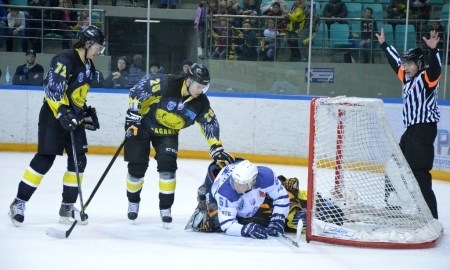 «Сарыарка» победила «Динамо» из Балашихи во втором матче плей-офф ВХЛ