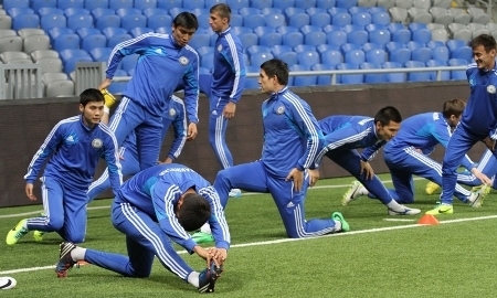 Фоторепортаж с тренировки молодежной сборной Казахстана