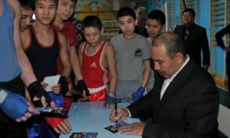 В Петропавловске побывал олимпийский чемпион Ермахан Ибраимов