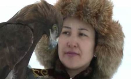 В Карагандинской области живет единственная в Казахстане девушка-беркутчи