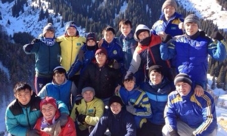 Сборная Казахстана по вольной борьбе проводит сбор под Алматы