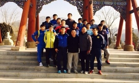 Молодежная сборная Казахстана по вольной борьбе тренируется в Китае