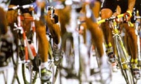 Федерация велоспорта оплатит транспортировку скончавшегося велогонщика в Казахстан