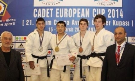 Казахстанцы завоевали два «золота» на Европейском Кубке по дзюдо