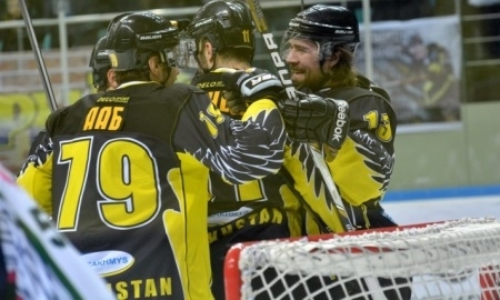 «Сарыарка» победила «Кубань» во втором матче серии плей-офф ВХЛ