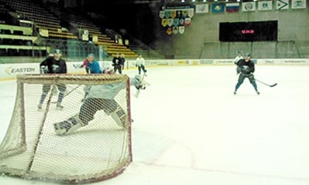 ХК «Казцинк-Торпедо» начал серию контрольных матчей с фарм-клубом