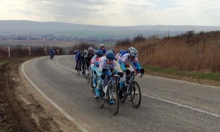 Казахстанские велогонщики участвуют во всероссийских соревнованиях на шоссе