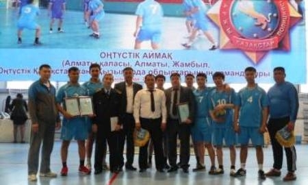 В Кызылорде финполовцы четырех областей страны устроили волейбольный турнир 