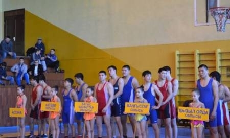 В СКО стартовал чемпионат РК по греко-римской борьбе