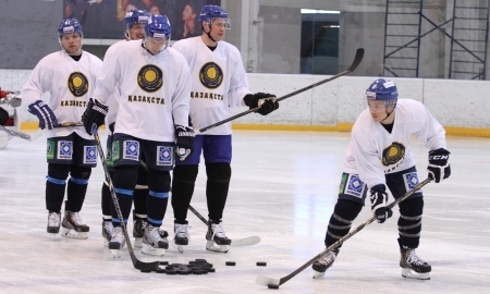 Талгат Жайлауов приступил к тренировкам на льду