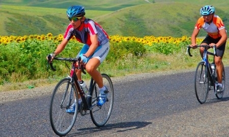 В Талдыкоргане стартовал чемпионат Казахстана в многодневной гонке среди юниоров