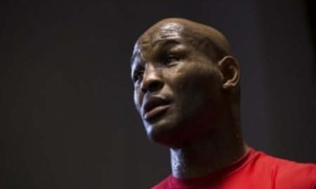 Бой против Шуменова может стать для Хопкинса рекордным