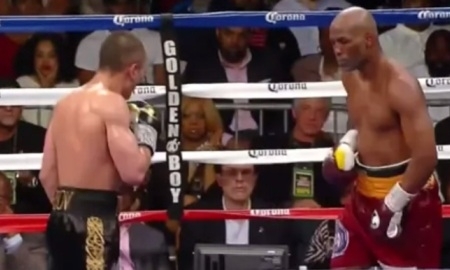 Видео нокдауна Шуменова в бою против Хопкинса