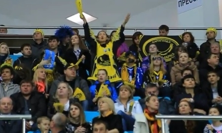 Видеосюжет с четвертого матча финальной серии ВХЛ в Караганде 