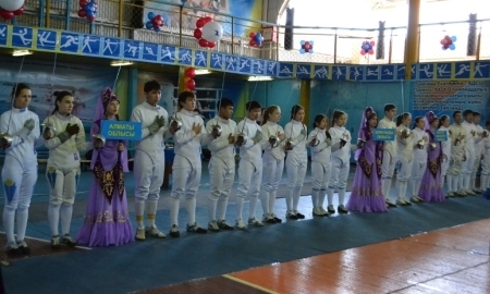 В ВКО стартовали республиканские соревнования по фехтованию