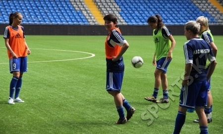 Фоторепортаж с тренировки женской сборной Казахстана