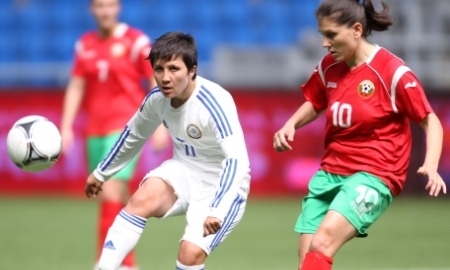 Фоторепортаж с матча отборочного турнира чемпионата Мира 2015 среди женщин Казахстан — Болгария 4:1