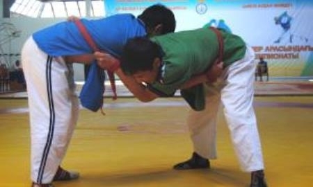 В Кызылорде отобрали участников чемпионата Мира по борьбе на поясах