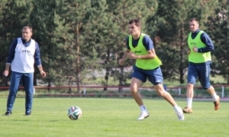 Футболисты «Тобола» провели тренировку перед вылетом в Талдыкорган