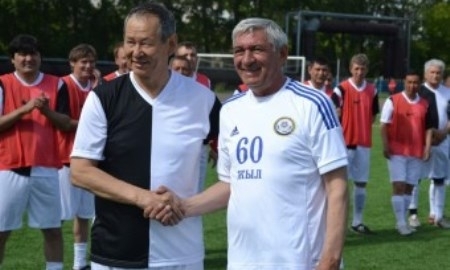 Матч ветеранов футбола прошел в Караганде