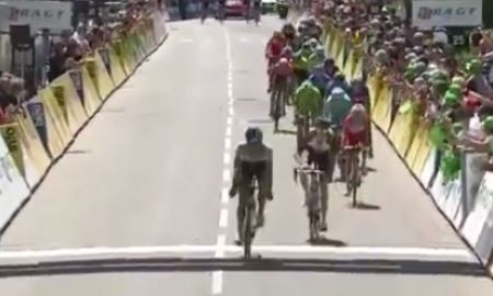 Видео финиша пятого этапа «Критериум дю Дофине» с участием гонщиков «Астаны»