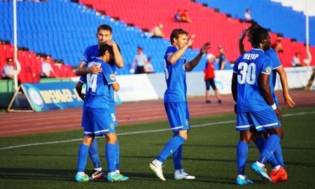 Фоторепортаж с матча Премьер-Лиги «Иртыш» — «Кайрат» 0:1